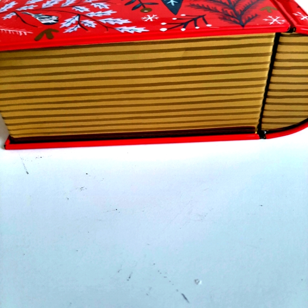 Beautiful "Book" Box - Picture 7 of 8